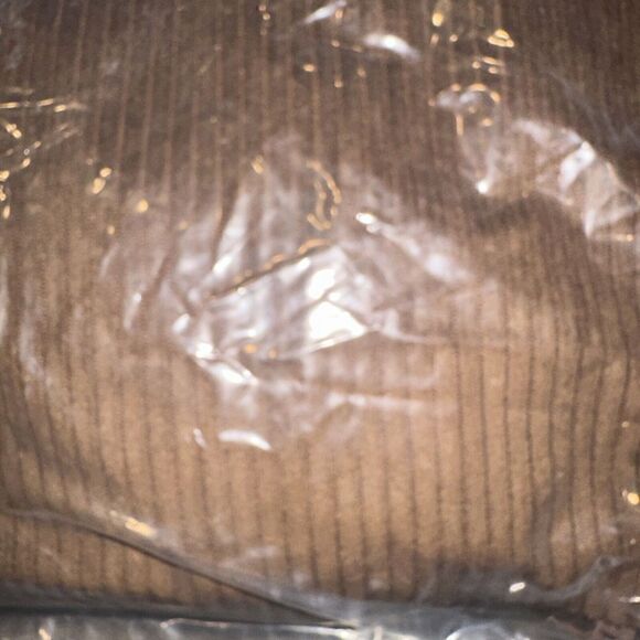 Ever Grace 18" x 18" Square Pillow. Cub Brown solid ribbed textured pillow. NWT - Picture 2 of 7